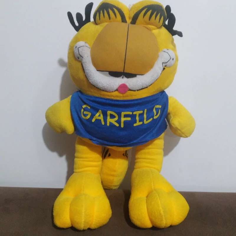 عروسک گارفیلد با لباس اسم